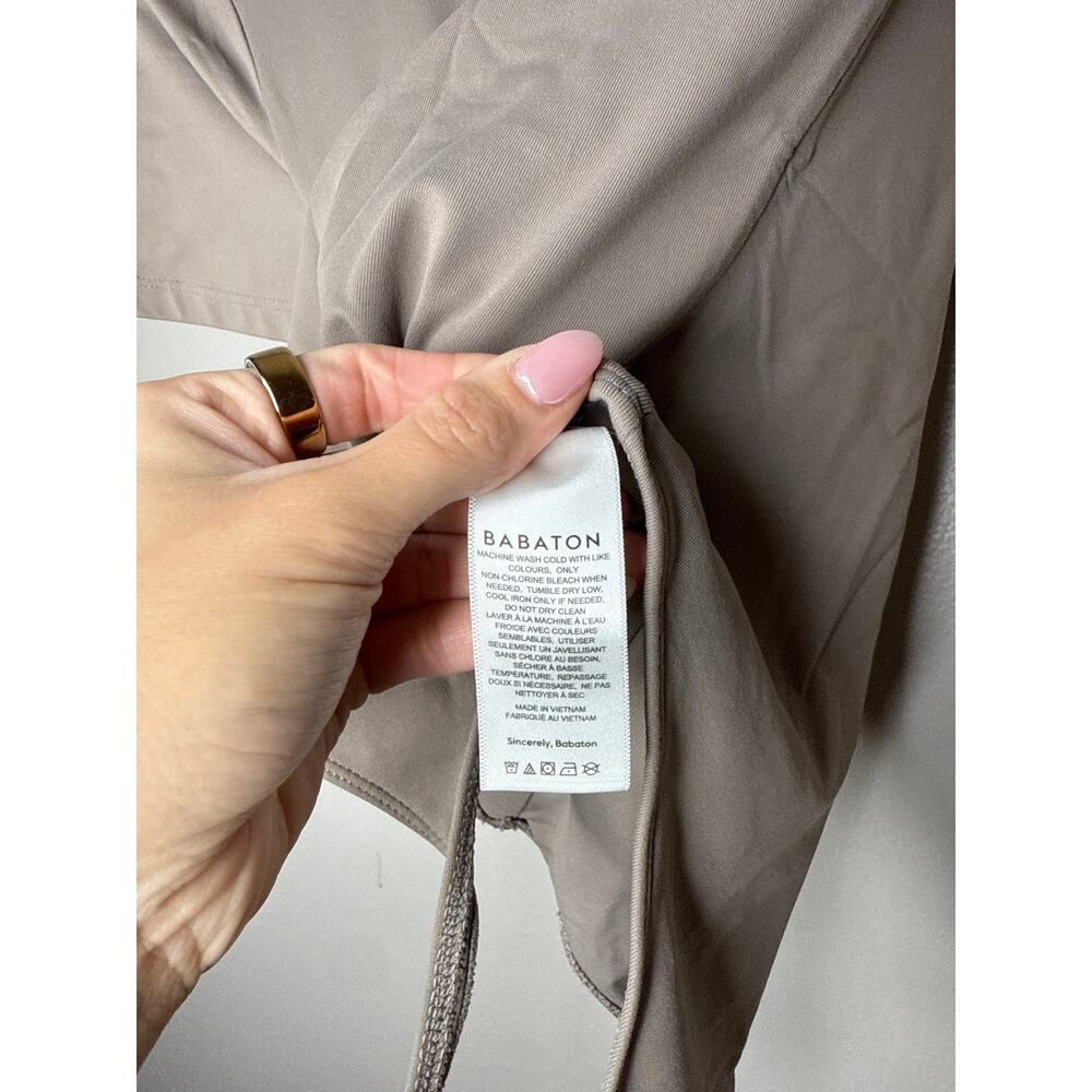 Babaton Taupe Short Sleeve Bodysuit Size Medium Aritzia Basic Fitted Stretch Top - Picture 6 of 7
